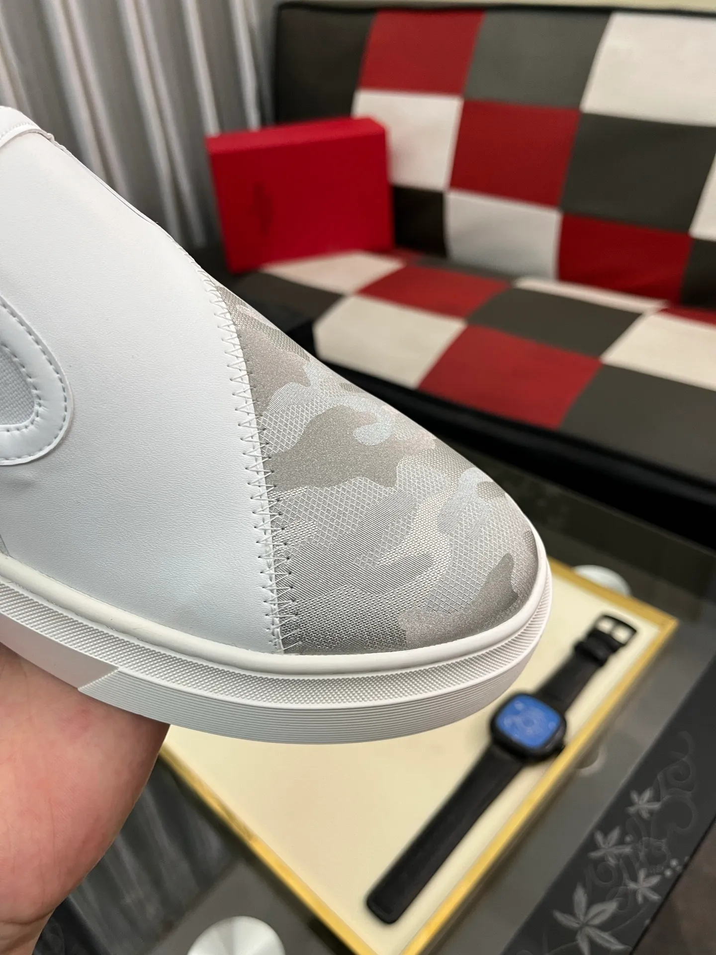 Men's shoes 💰420⌚️⌚️ VALENTINO Valentino's 2024 SS spring and summer new hot casual sports shoes, imported elastic fabric upper ➕The heel is Warren's exclusive rivet shape. The whole is very representative, the combination outsole is really easy to wear and very comfortable on the foot~, classic, comfortable and versatile! Size: 38-443️⃣Colors available